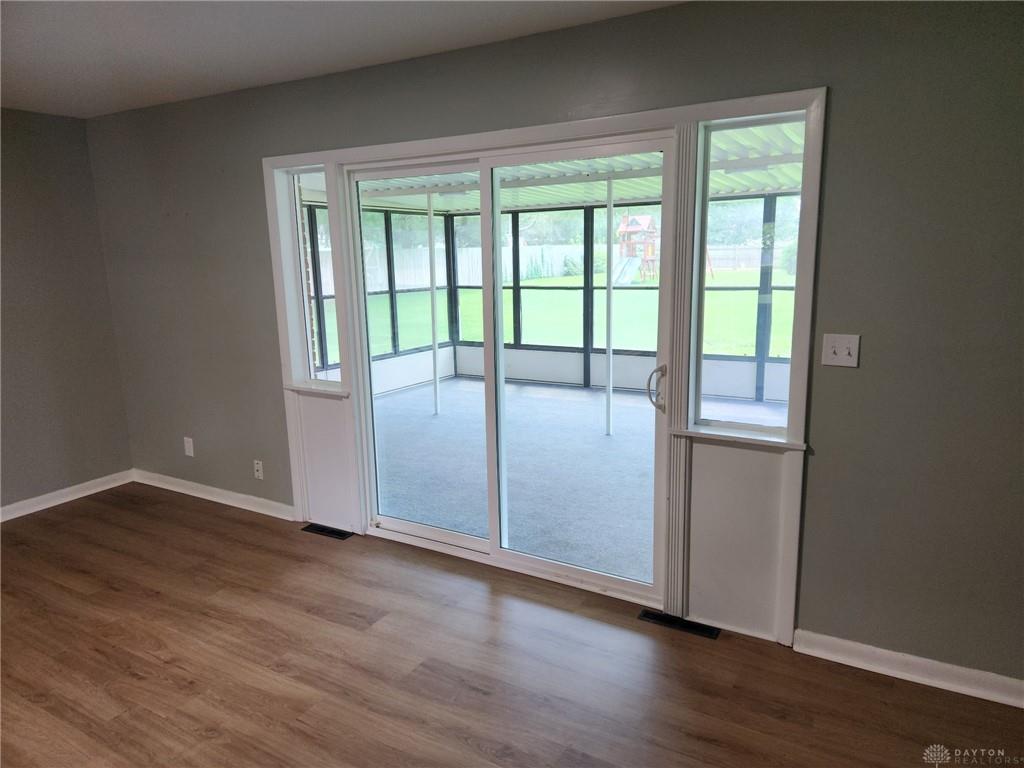 1069 Whitestone Property Photo 8