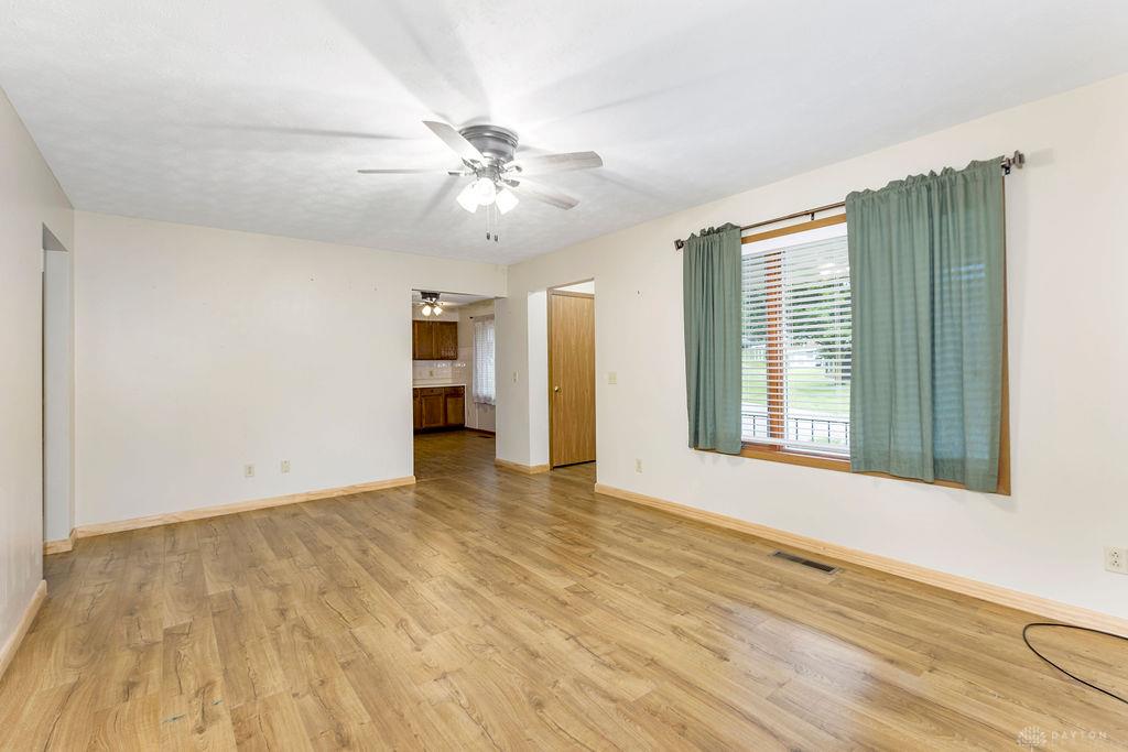 1143 Derby Property Photo 4