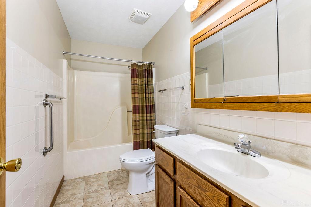 1143 Derby Property Photo 14