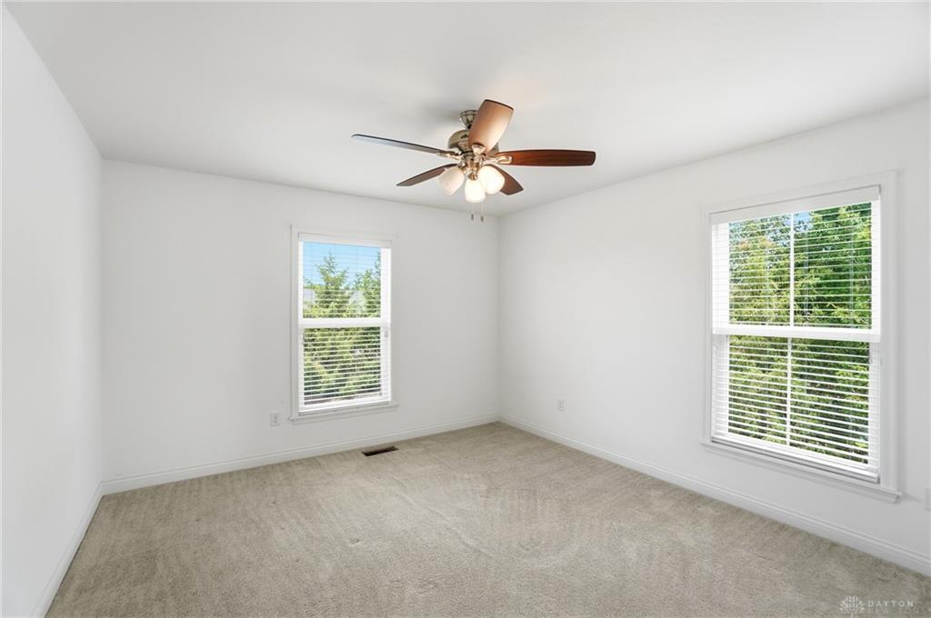 490 Clearsprings Property Photo 33