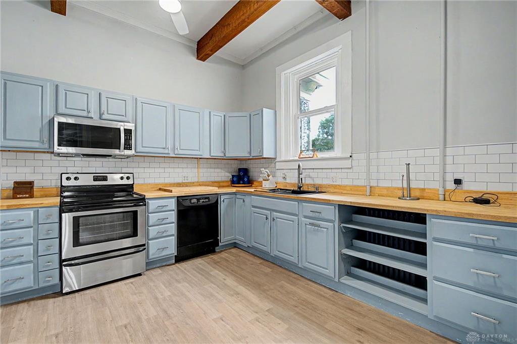 402 Broadway Property Photo 9