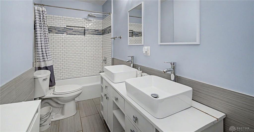 402 Broadway Property Photo 14