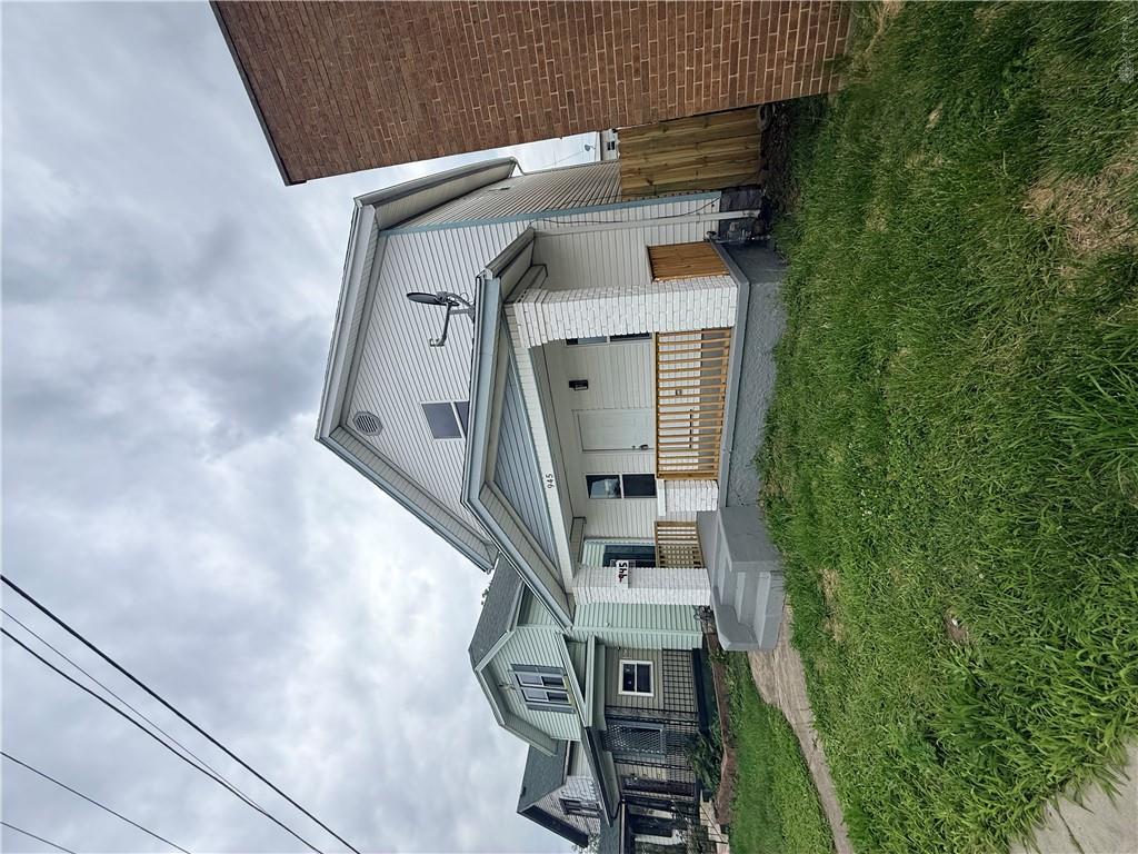 945 Springfield Property Photo 3