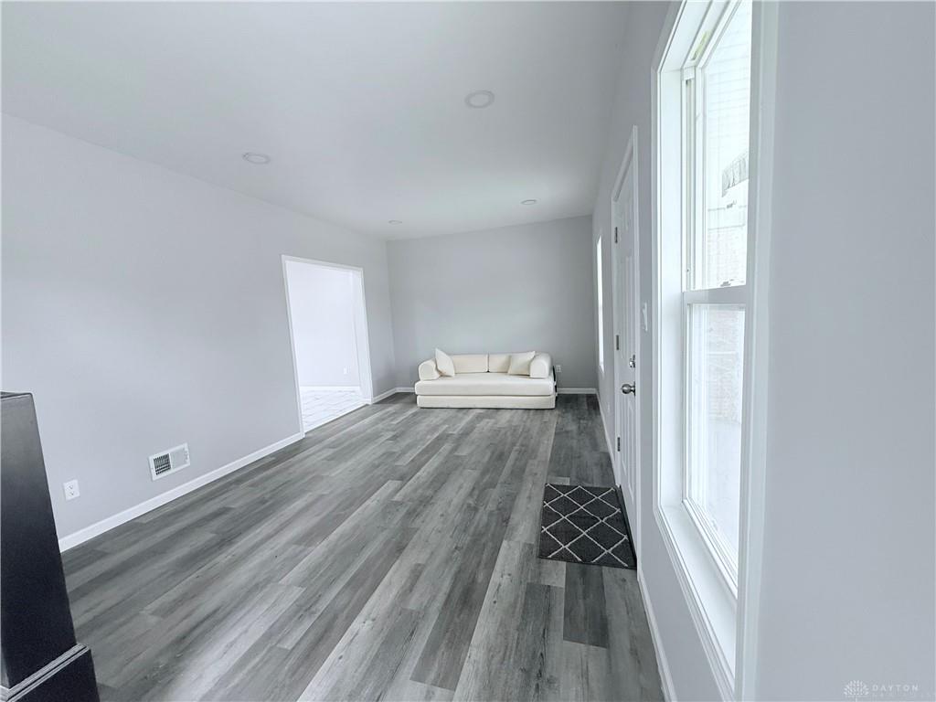945 Springfield Property Photo 5