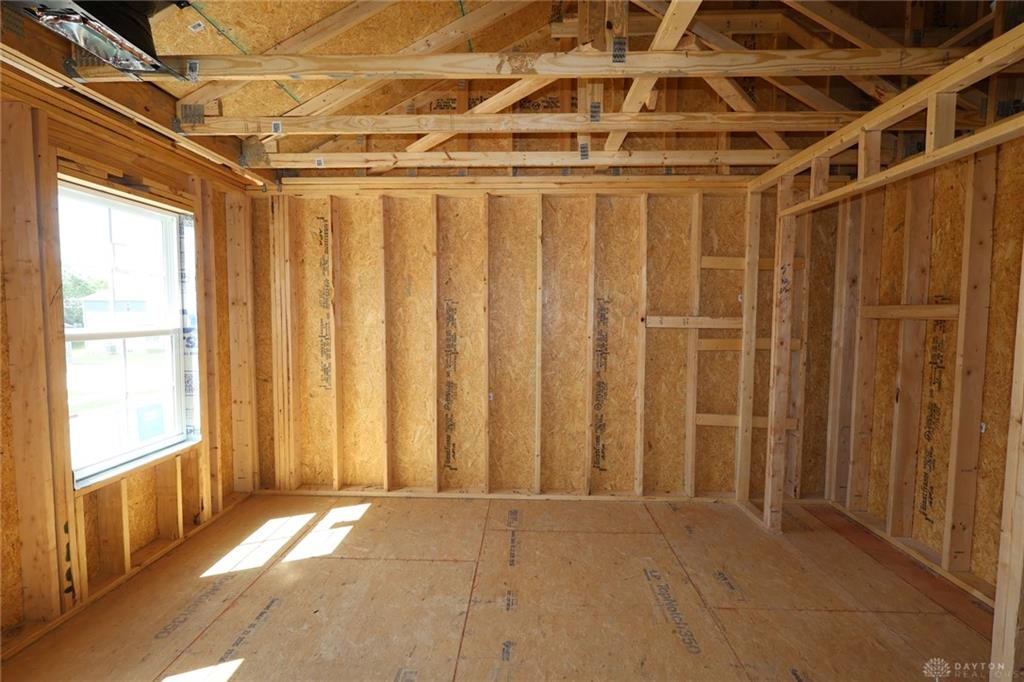 652 Goldfinch Property Photo 29