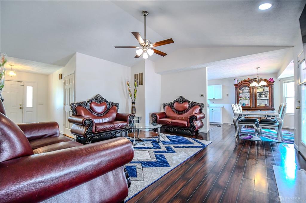 1584 Farrington Property Photo 6