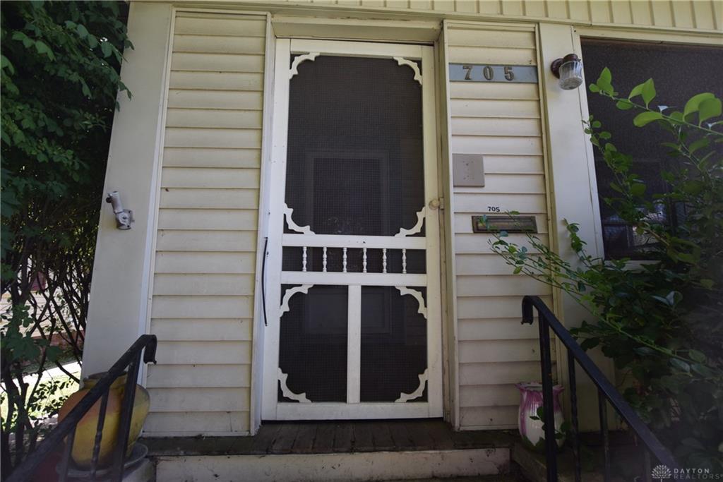 705 E Cassilly Property Photo 2