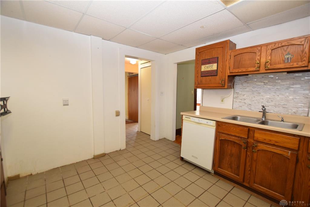 705 E Cassilly Property Photo 16