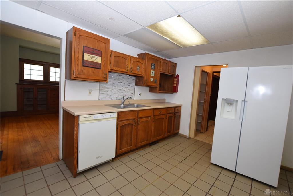 705 E Cassilly Property Photo 17