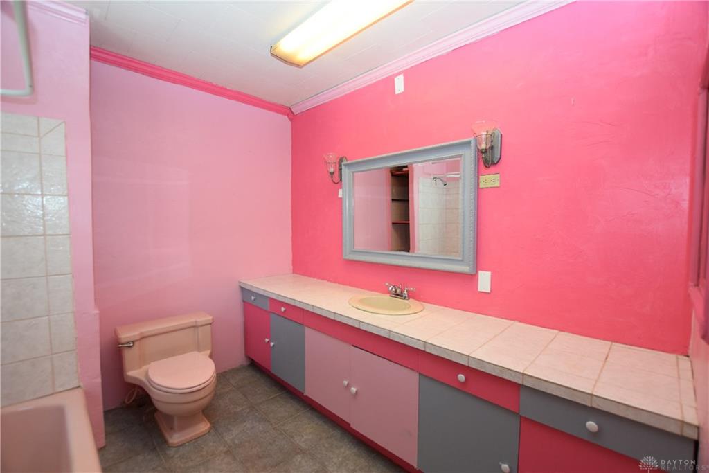 705 E Cassilly Property Photo 24