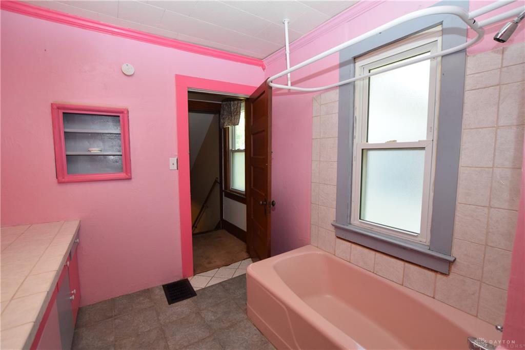 705 E Cassilly Property Photo 25