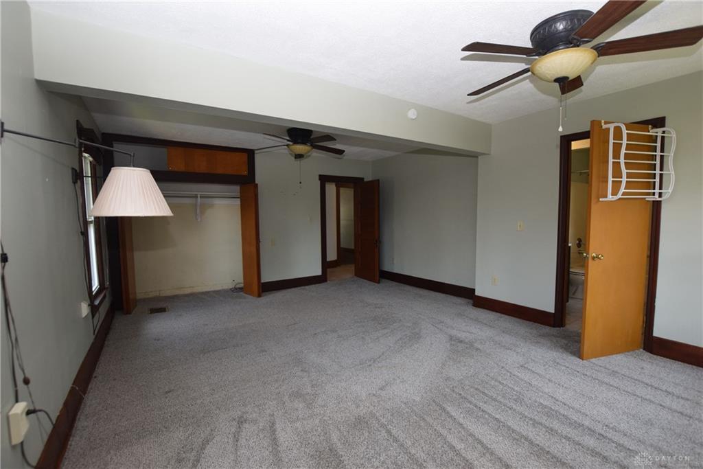 705 E Cassilly Property Photo 32