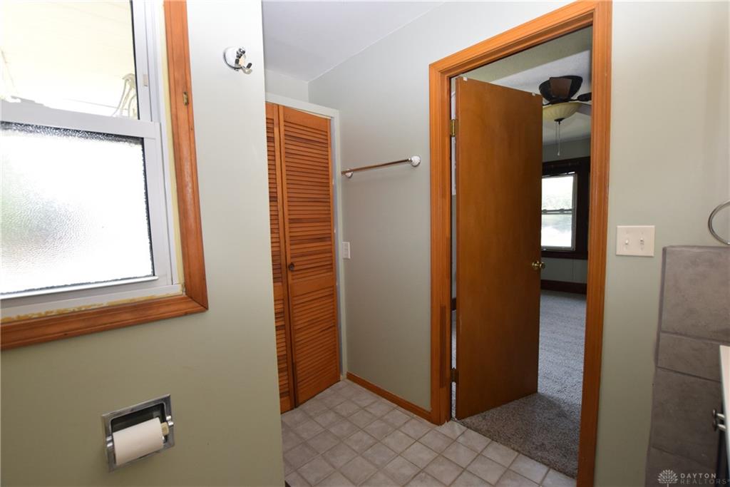 705 E Cassilly Property Photo 34