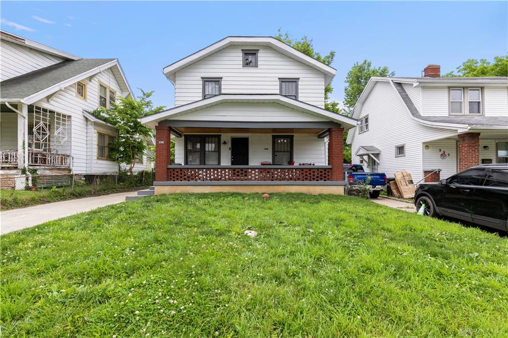 323 Roxbury Property Photo 3