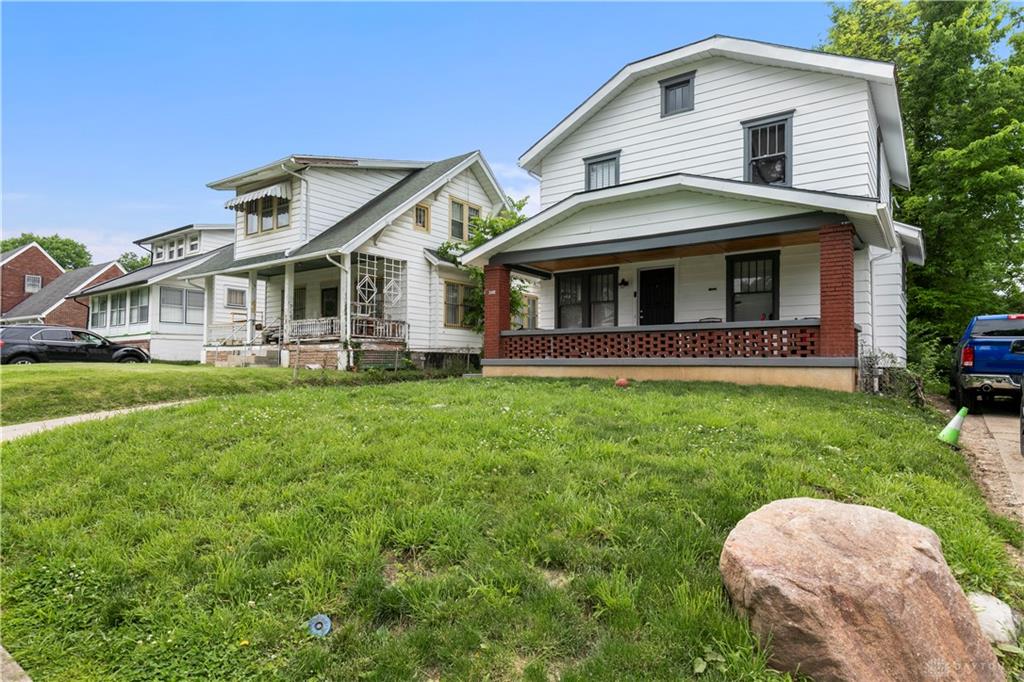 323 Roxbury Property Photo 4