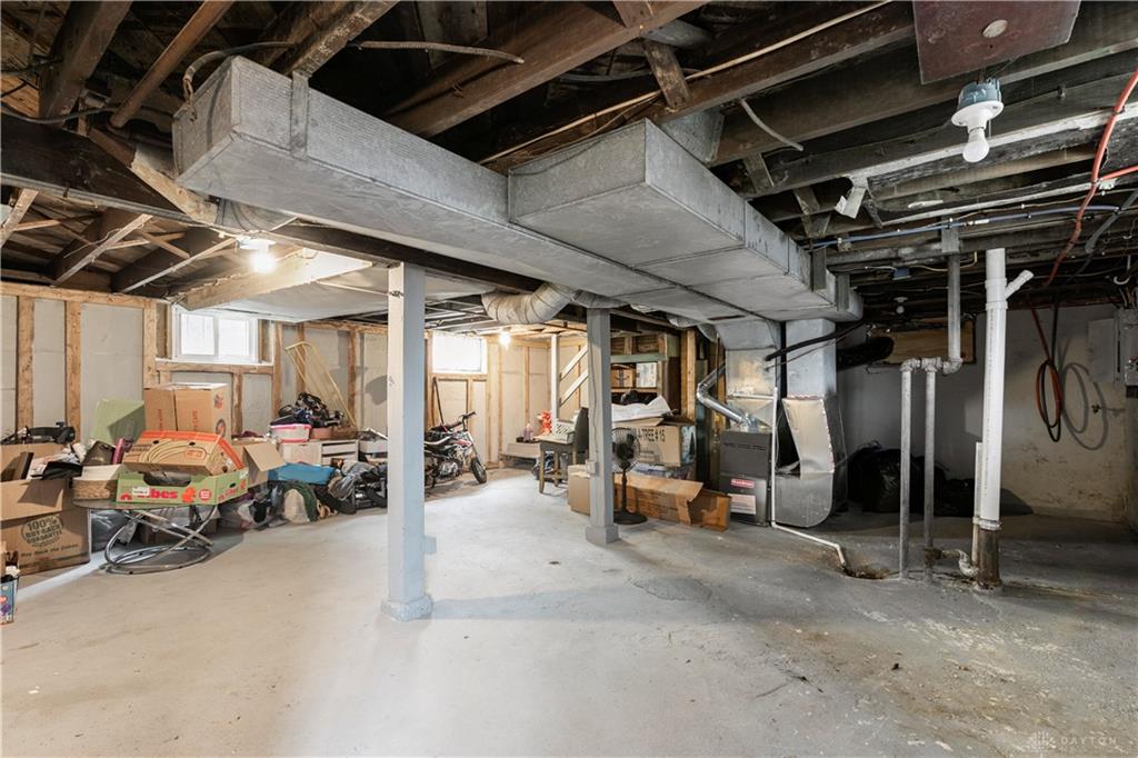 323 Roxbury Property Photo 16