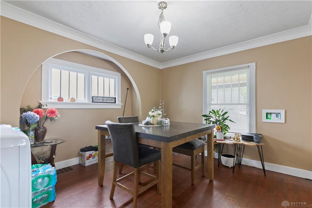323 Roxbury Property Photo 18