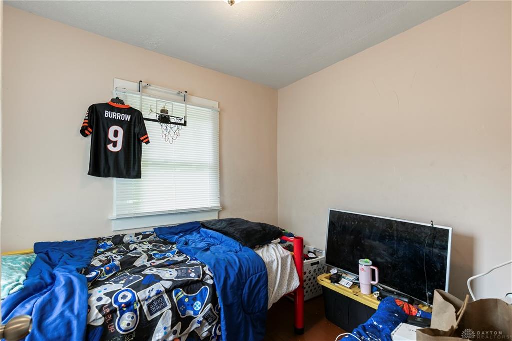 323 Roxbury Property Photo 19