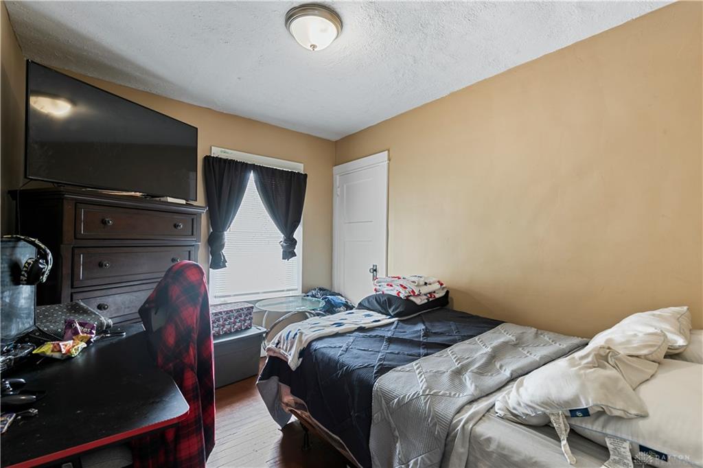 323 Roxbury Property Photo 20