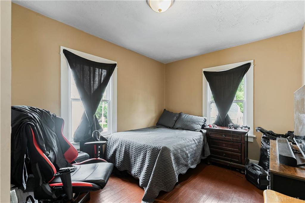 323 Roxbury Property Photo 23