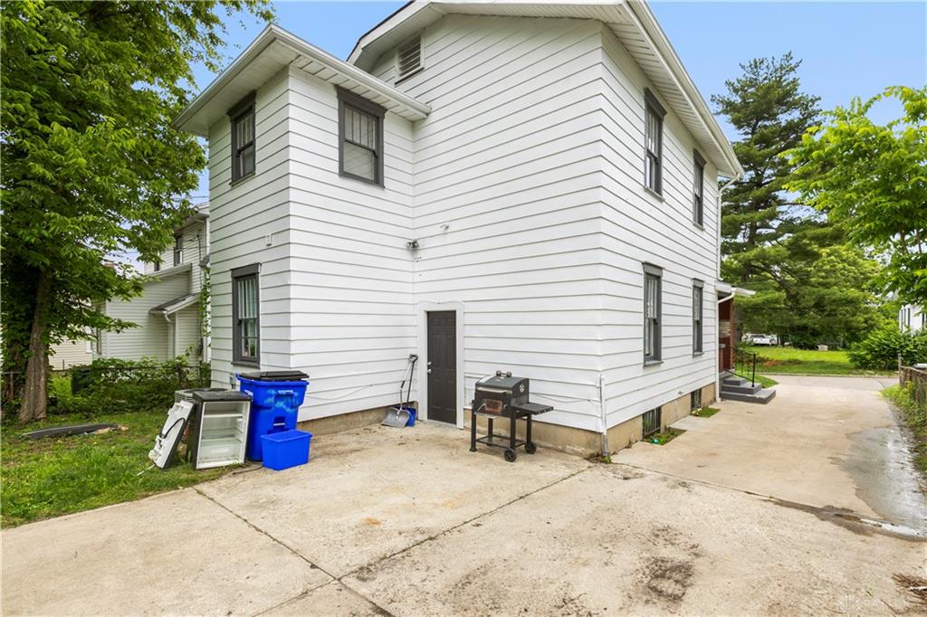 323 Roxbury Property Photo 26