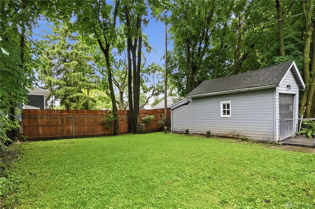 110 E First Property Photo 39