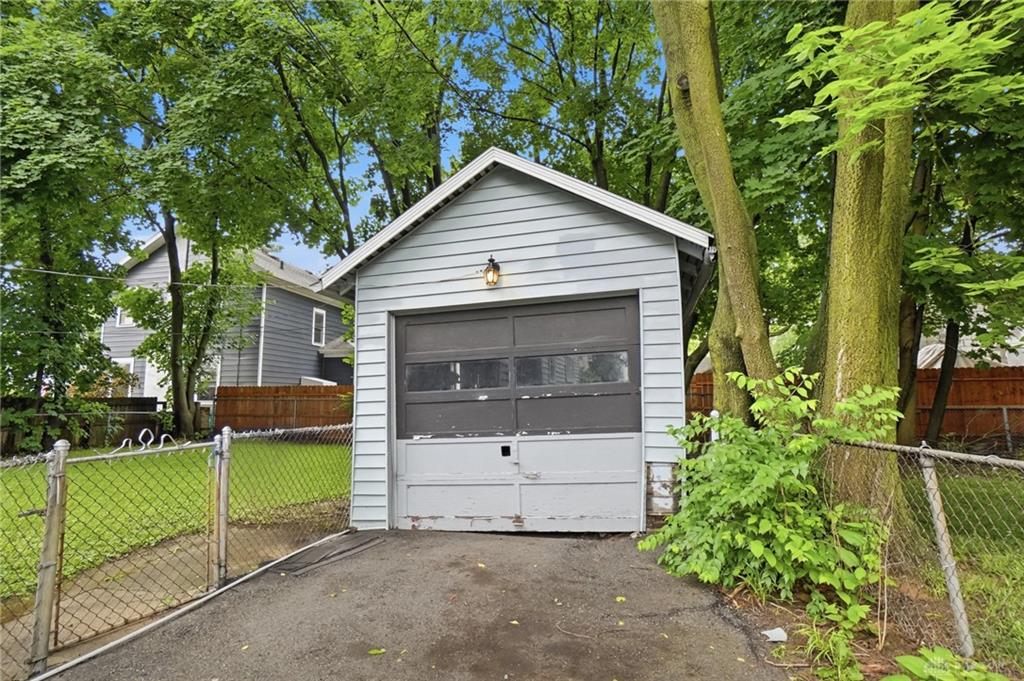 110 E First Property Photo 41