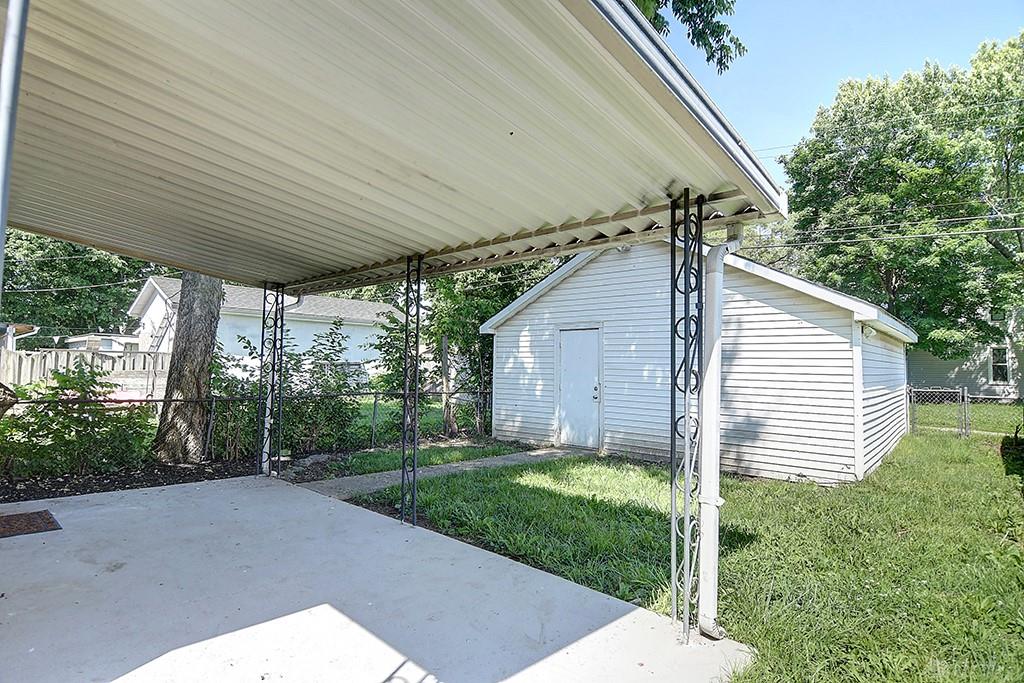325 Moore Property Photo 15