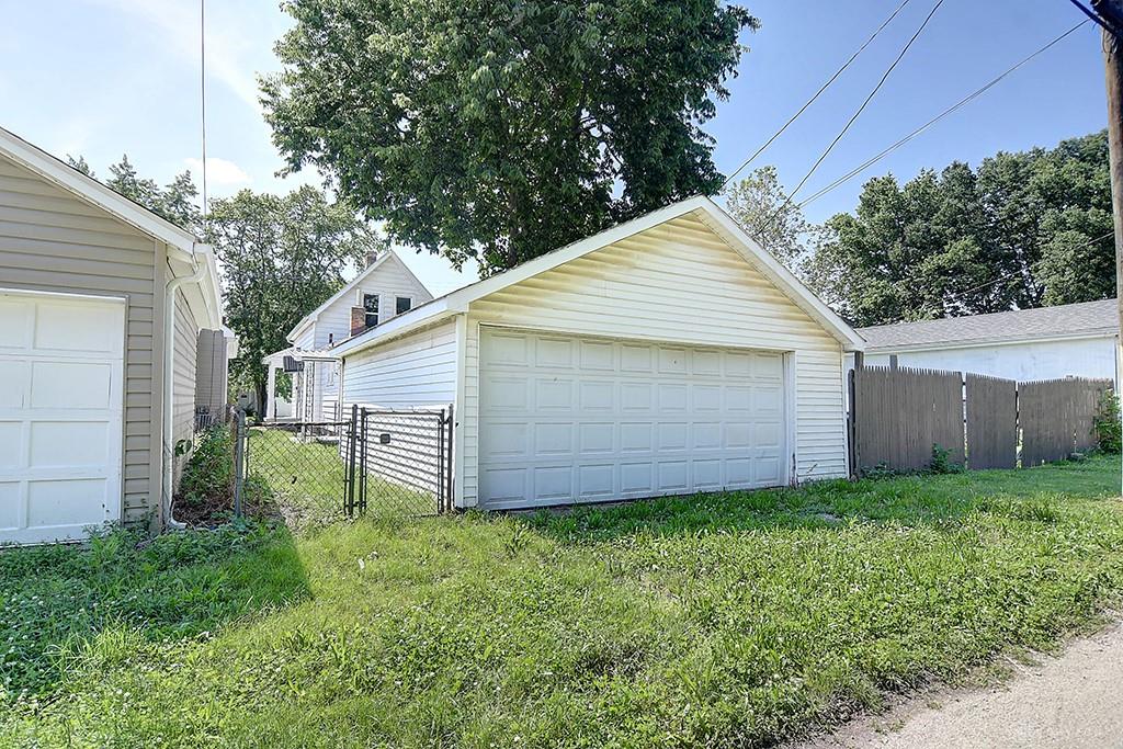 325 Moore Property Photo 17