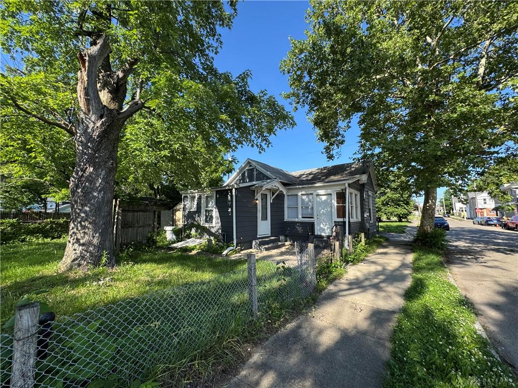 311 Hart Property Photo 2