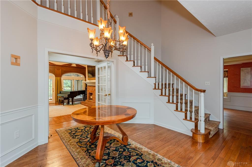 1910 Rustling Oak Property Photo 6