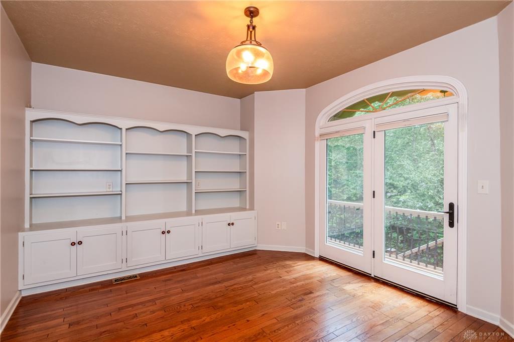 1910 Rustling Oak Property Photo 26