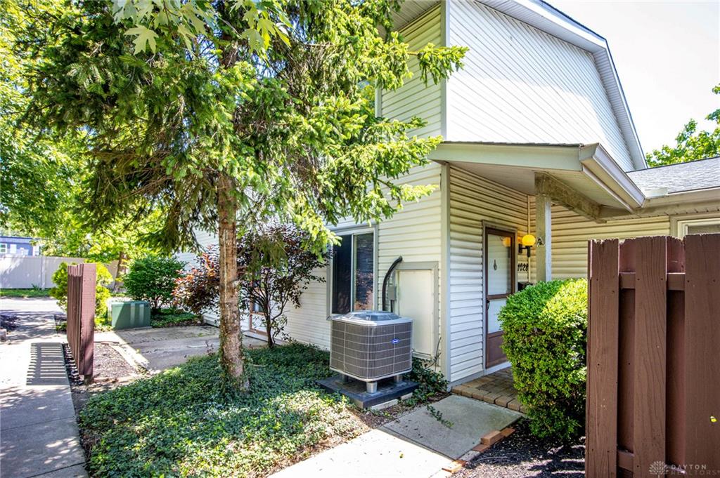 1028 E Crescentville Property Photo 1