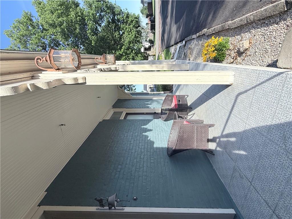 339 Bernard Property Photo 2