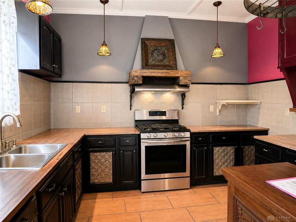 339 Bernard Property Photo 13