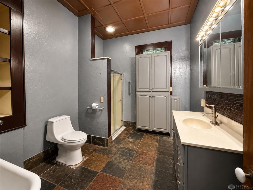 339 Bernard Property Photo 25