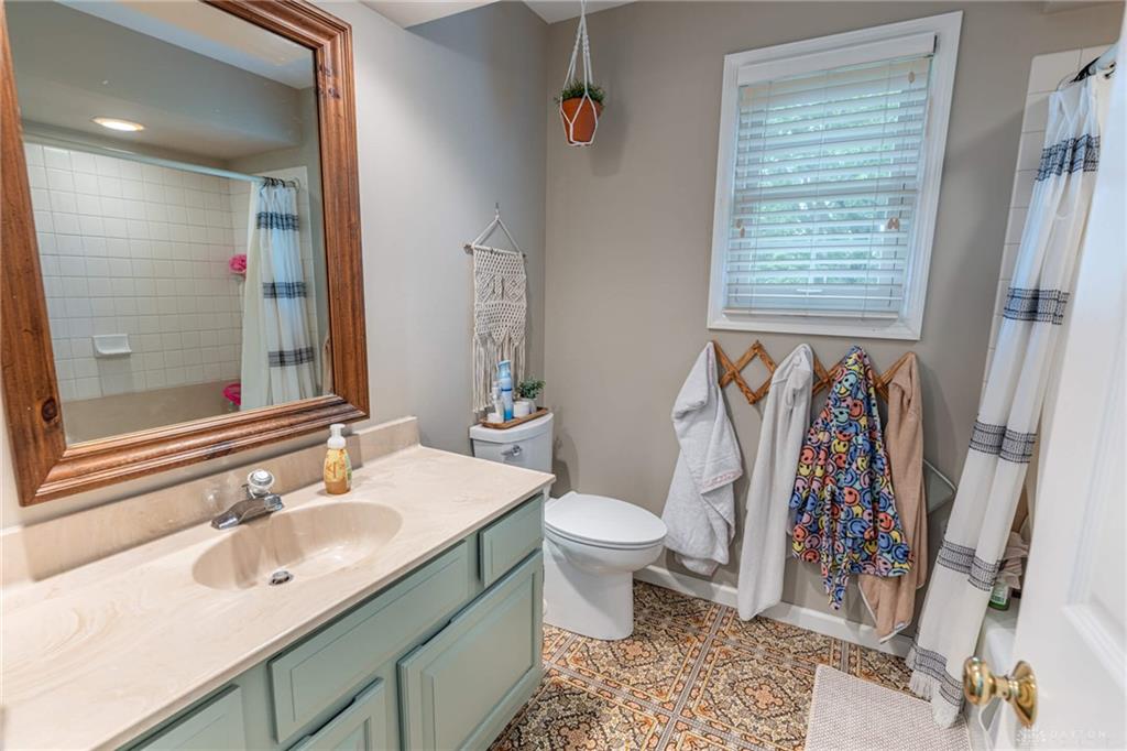1004 Quail Run Property Photo 33