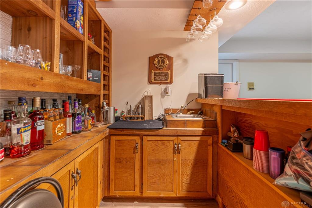 1004 Quail Run Property Photo 45