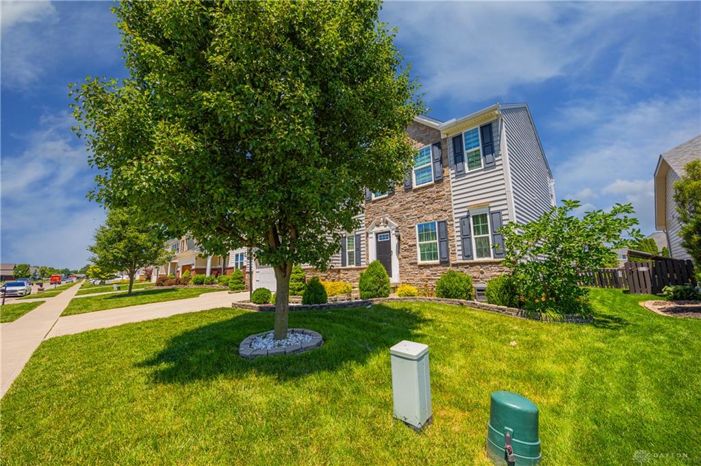 7122 Bluestream Property Photo 3