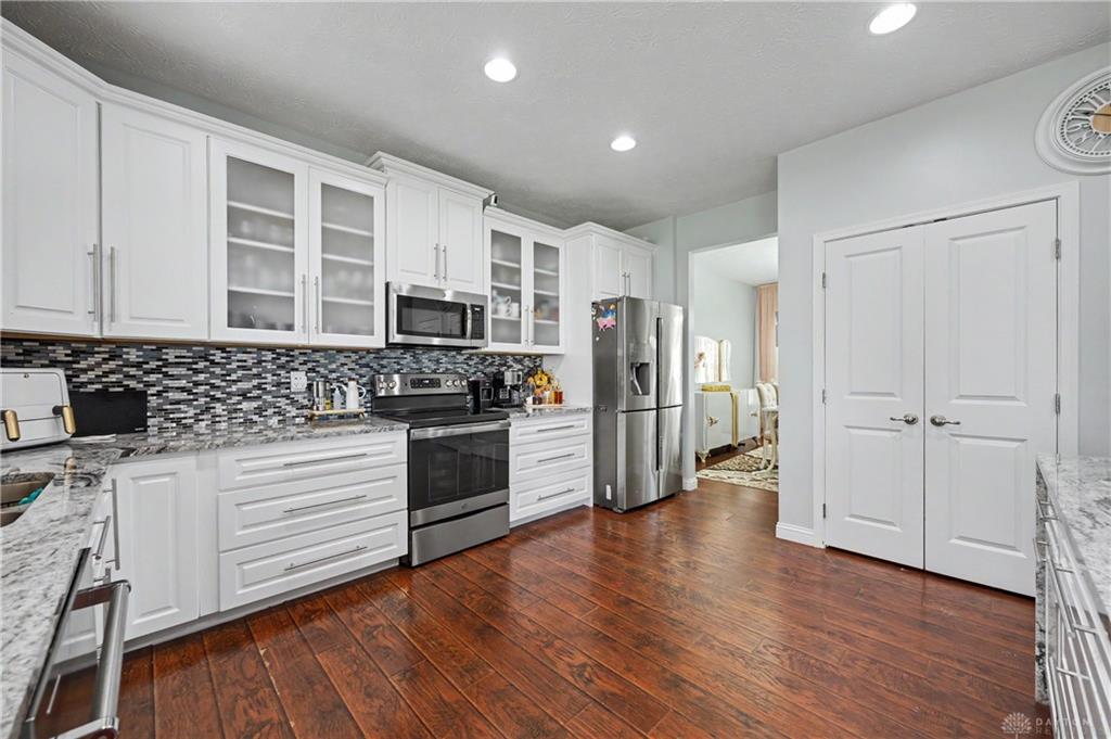 7122 Bluestream Property Photo 13