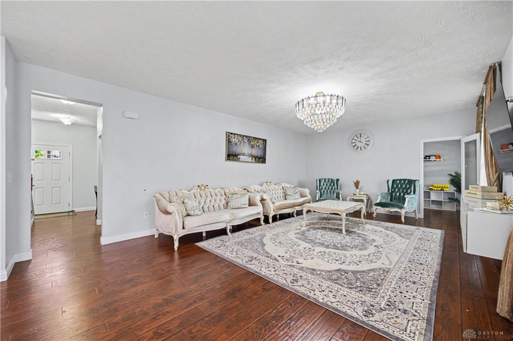 7122 Bluestream Property Photo 20