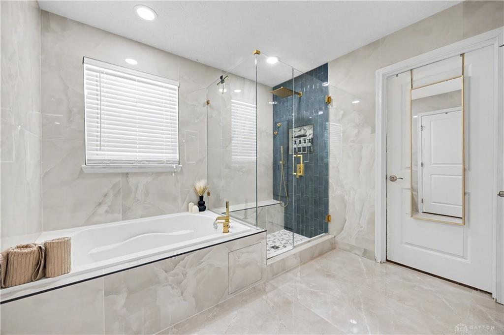 7122 Bluestream Property Photo 36