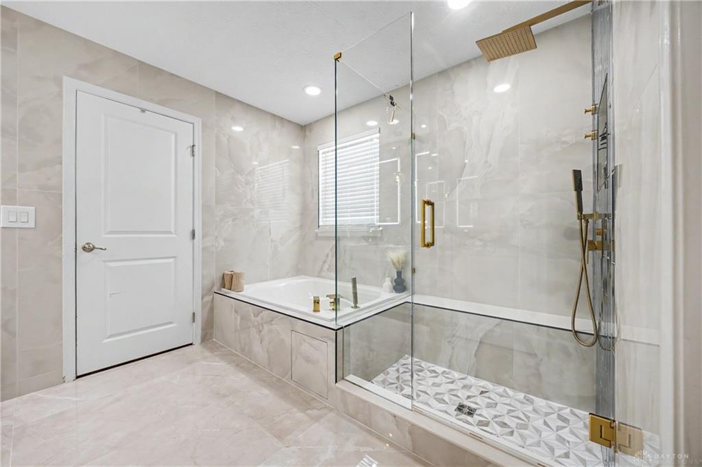 7122 Bluestream Property Photo 37