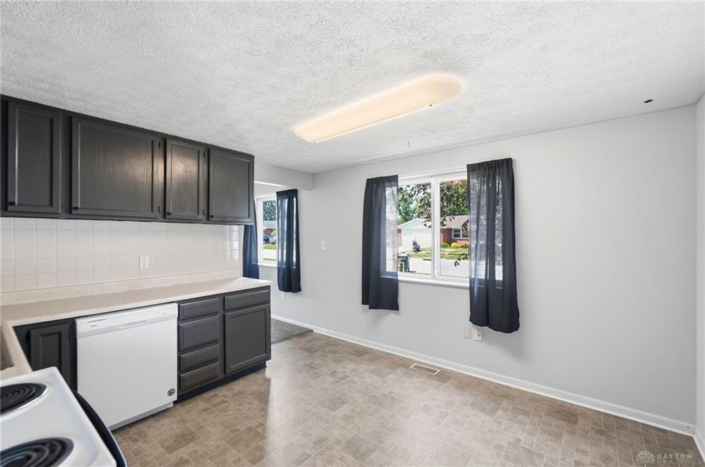 324 Oldham Property Photo 9
