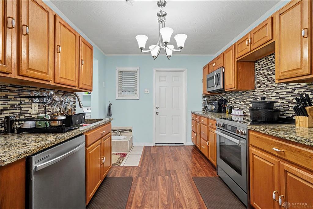 185 Grove Property Photo 21