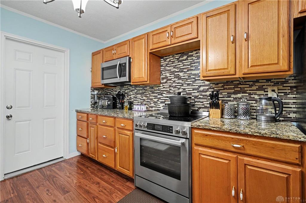 185 Grove Property Photo 22