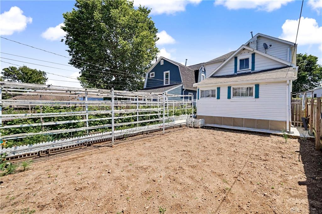 185 Grove Property Photo 49