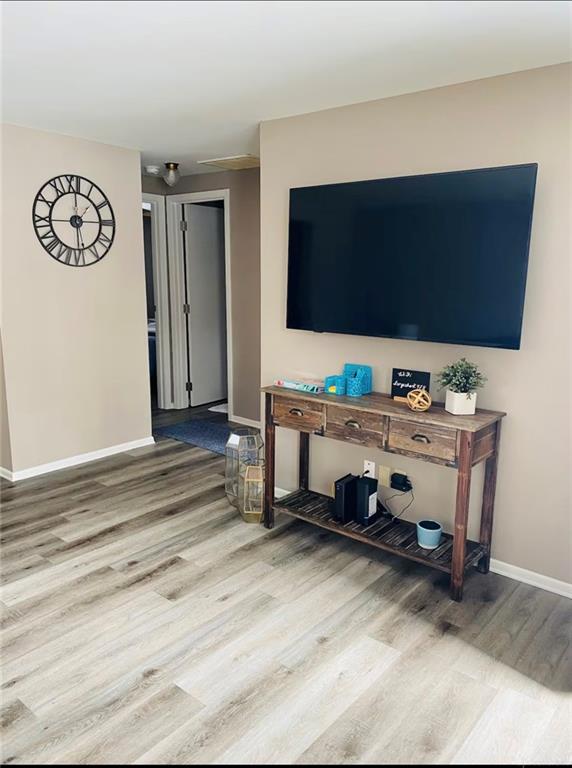 72 S Main Property Photo 3