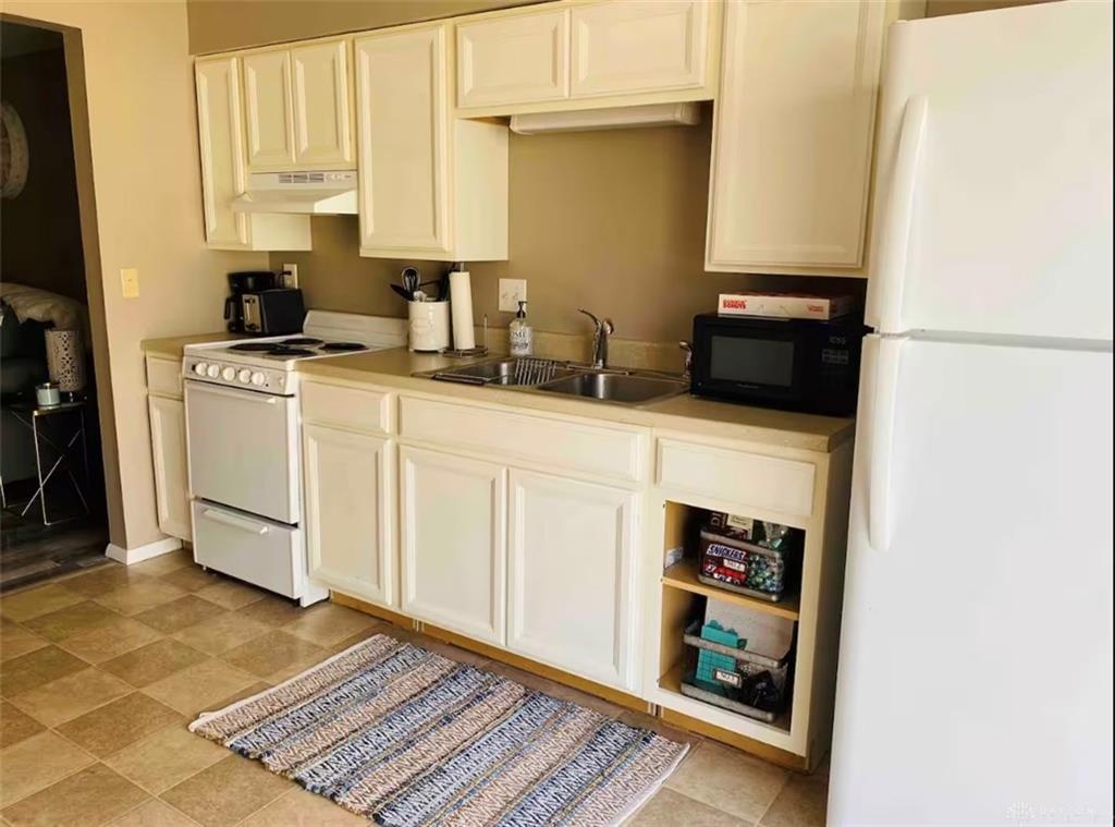 72 S Main Property Photo 18