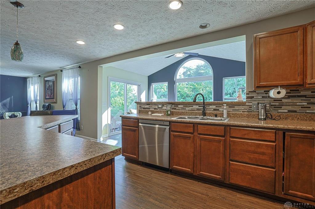 2032 Bridgewater Property Photo 22